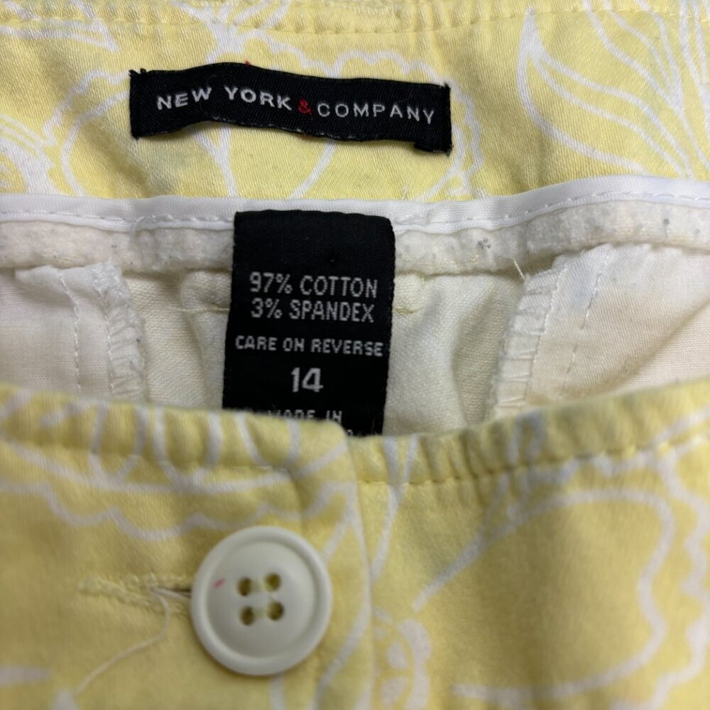 New York‎ & Company Capri Women's size 14 Yellow Floral Chino Pants - Picture 2 of 3